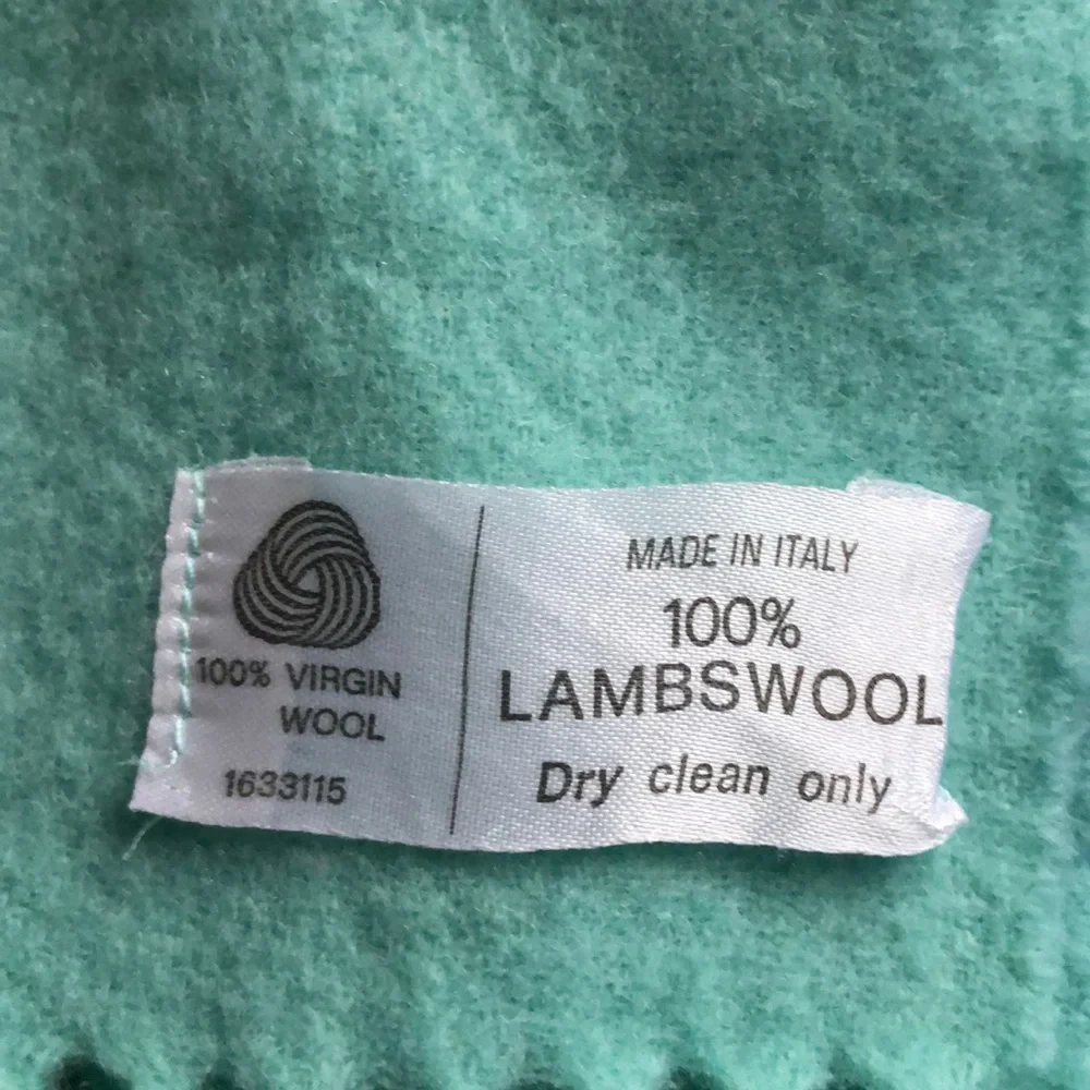 Very stylish oblong scarf Lambswool turquoise color Fringed